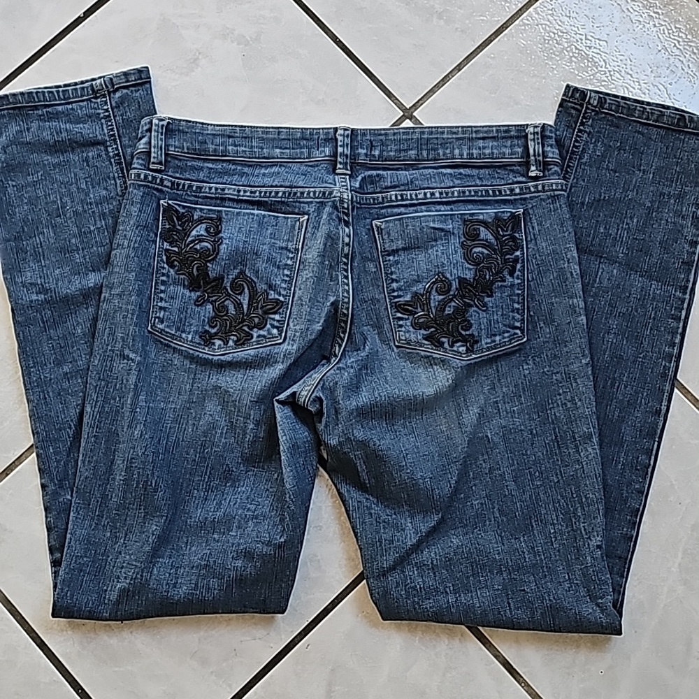 Ladies jeans White House Black Market size 8 R - Picture 4 of 5